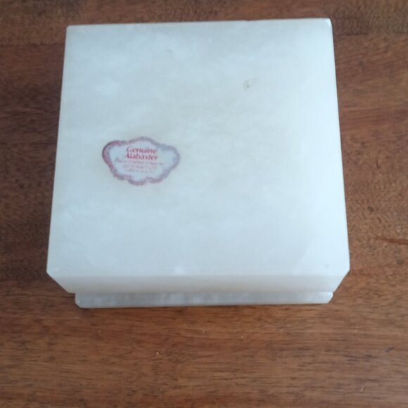 Vintage Alabaster Trinket Box - Picture 5 of 7